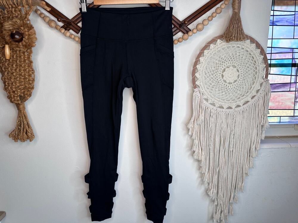 Athletic Black Criss Cross Cropped Leggings
